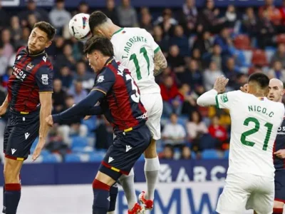 Elche vs Barca: Thử thách bất khả thi hay bữa tiệc bàn thắng cho đội khách?