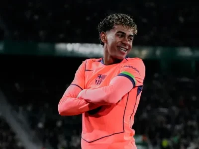 Bùng Nổ! Yamal, Rashford Lập Công, Barca Đè Bẹp Elche 3-1 Giữ Vững Ngôi Đầu La Liga