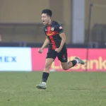 HLV Kim Sang-sik 'nóng mắt' trước siêu phẩm Messi của sao Việt kiều Trần Thành Trung vào lưới CAHN 1