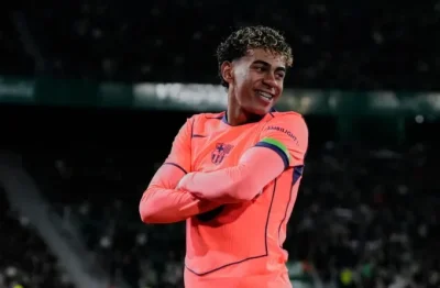 Bùng Nổ! Yamal, Rashford Lập Công, Barca Đè Bẹp Elche 3-1 Giữ Vững Ngôi Đầu La Liga 1