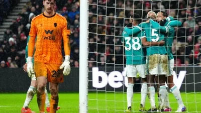Arne Slot tuyên bố chấn động: Liverpool coi mọi trận đấu như CHUNG KẾT, quyết tâm đòi vé Champions League 1